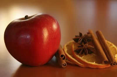 Apple Cinnamon Candle - 11 oz
